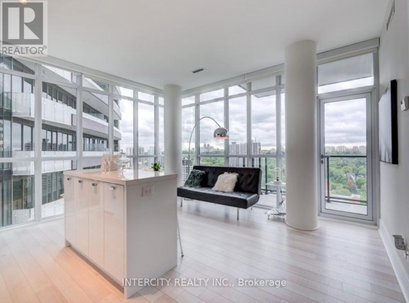 1802 - 32 Davenport Road, Toronto, Ontario  M5R 1H3 - Photo 4 - C12574822