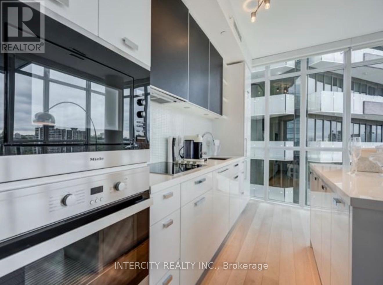 1802 - 32 Davenport Road, Toronto, Ontario  M5R 1H3 - Photo 6 - C12574822