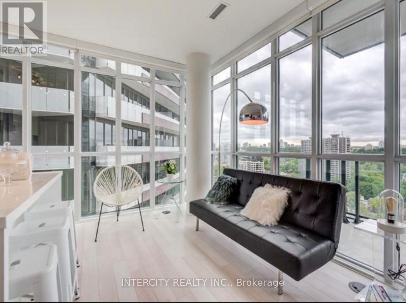 1802 - 32 Davenport Road, Toronto, Ontario  M5R 1H3 - Photo 7 - C12574822