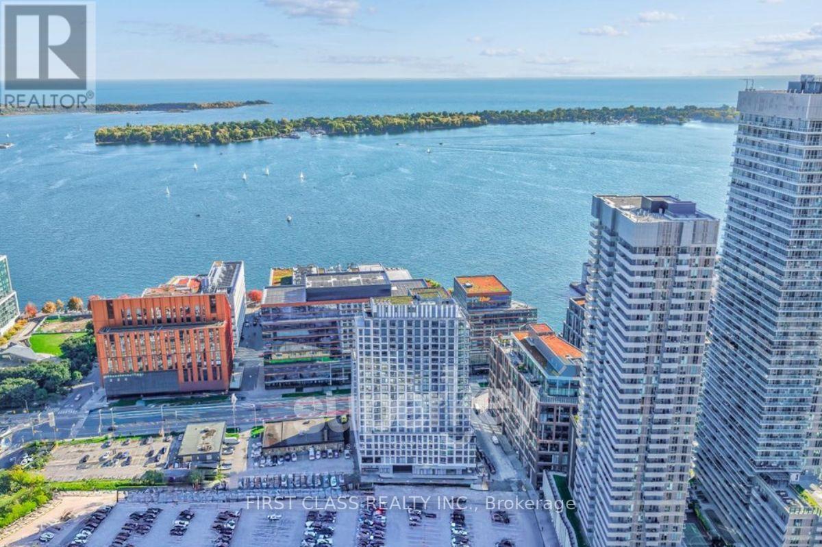 2015 - 15 RICHARDSON STREET, Toronto, Ontario