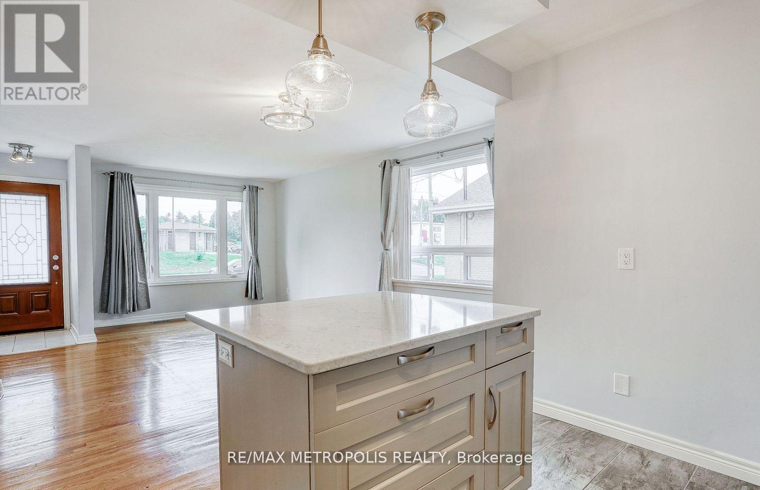 Main - 475 Emerald Avenue, Oshawa, Ontario  L1J 1K3 - Photo 7 - E12574902