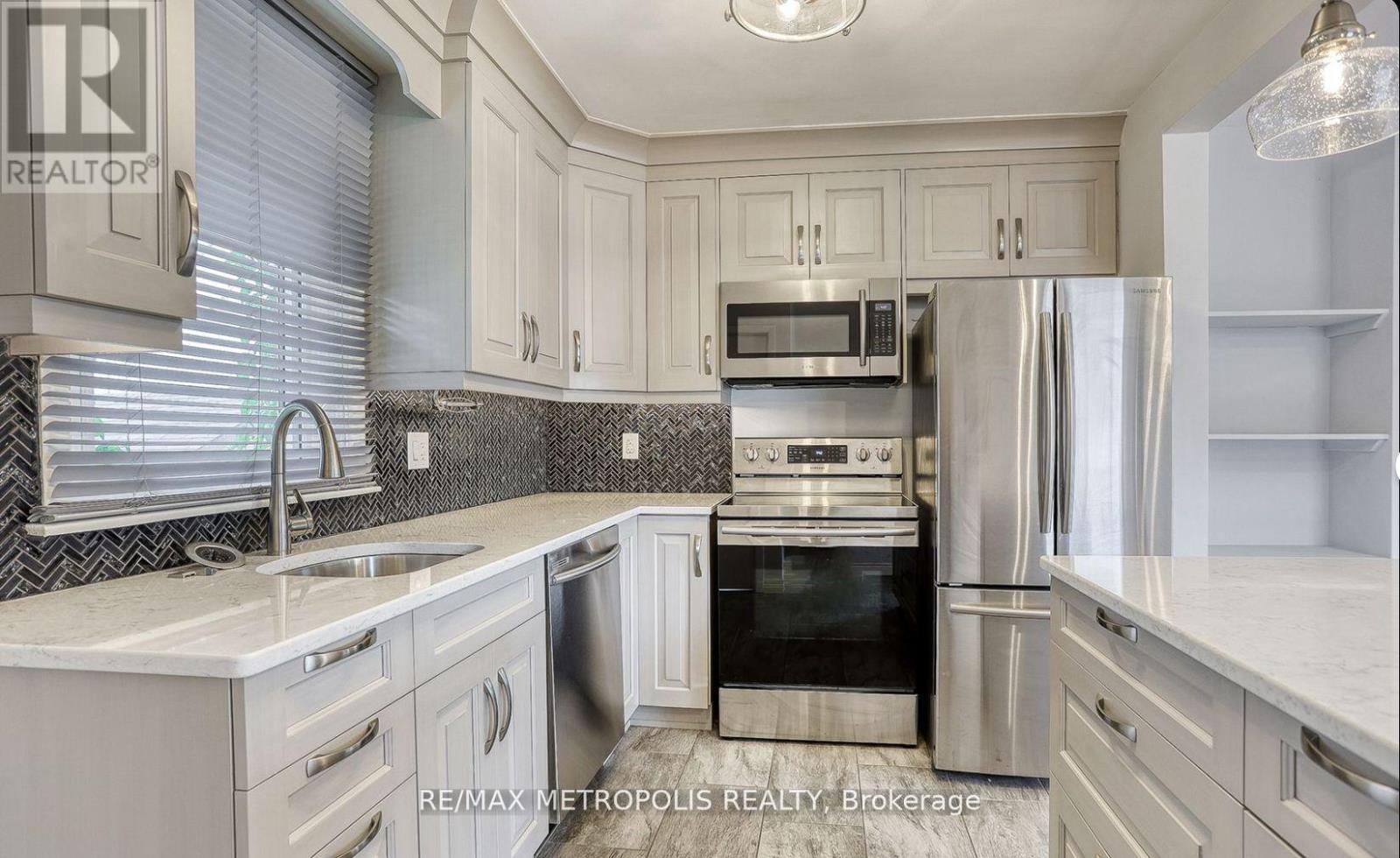 Main - 475 Emerald Avenue, Oshawa, Ontario  L1J 1K3 - Photo 9 - E12574902