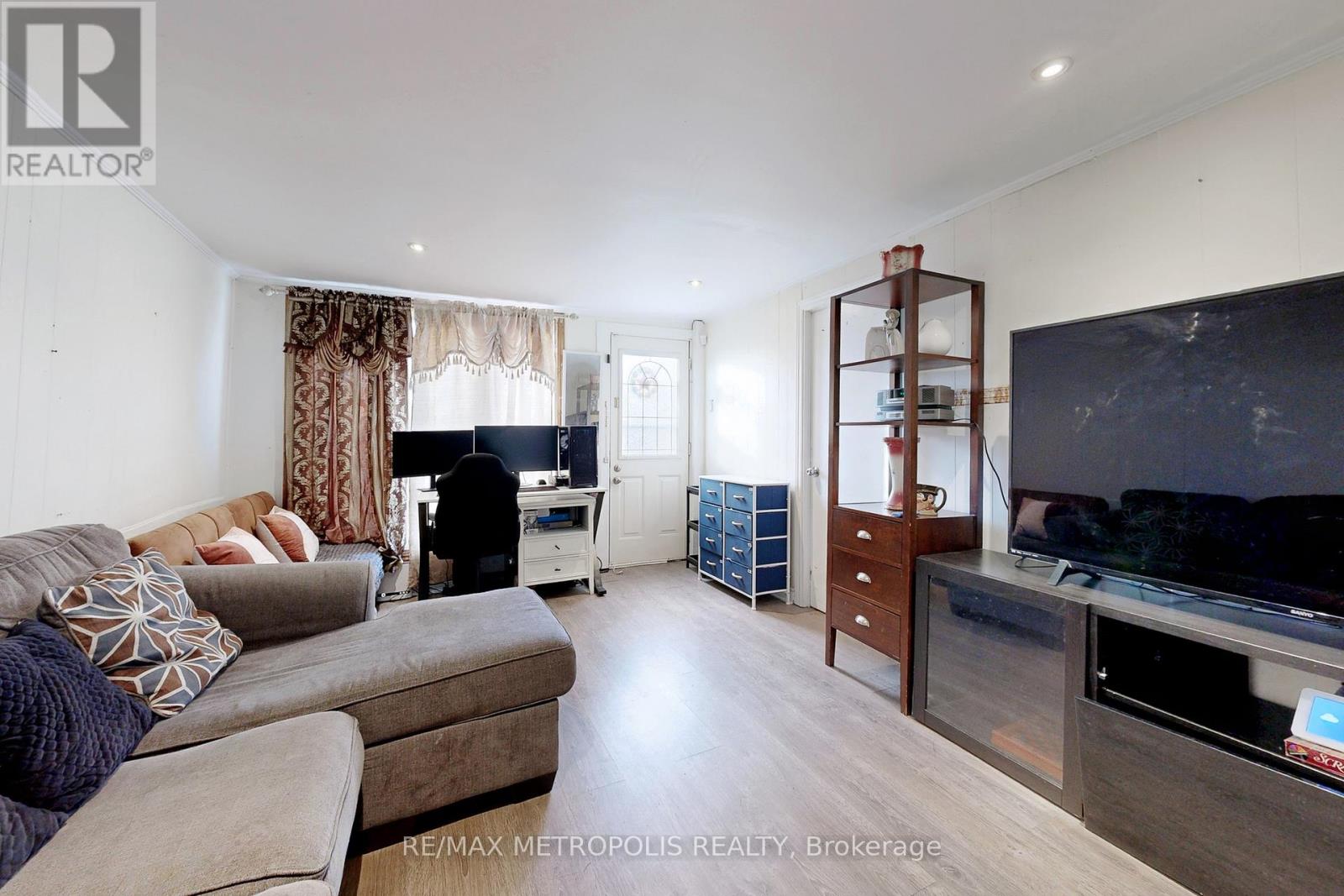 759 Douglas Street, Oshawa, Ontario  L1H 5C6 - Photo 9 - E12574910