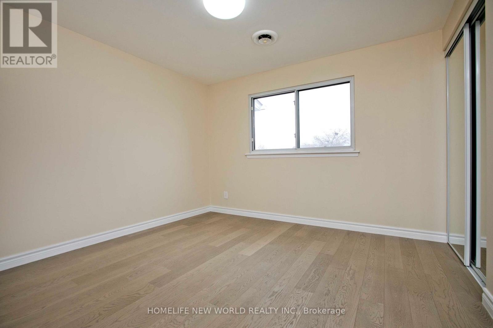 4 Glen Springs Drive, Toronto, Ontario  M1W 1X8 - Photo 12 - E12574924