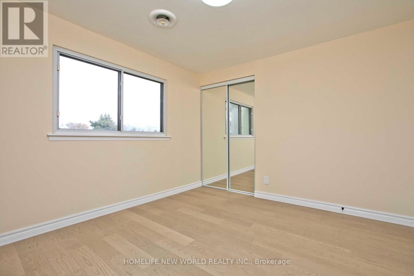 4 Glen Springs Drive, Toronto, Ontario  M1W 1X8 - Photo 13 - E12574924