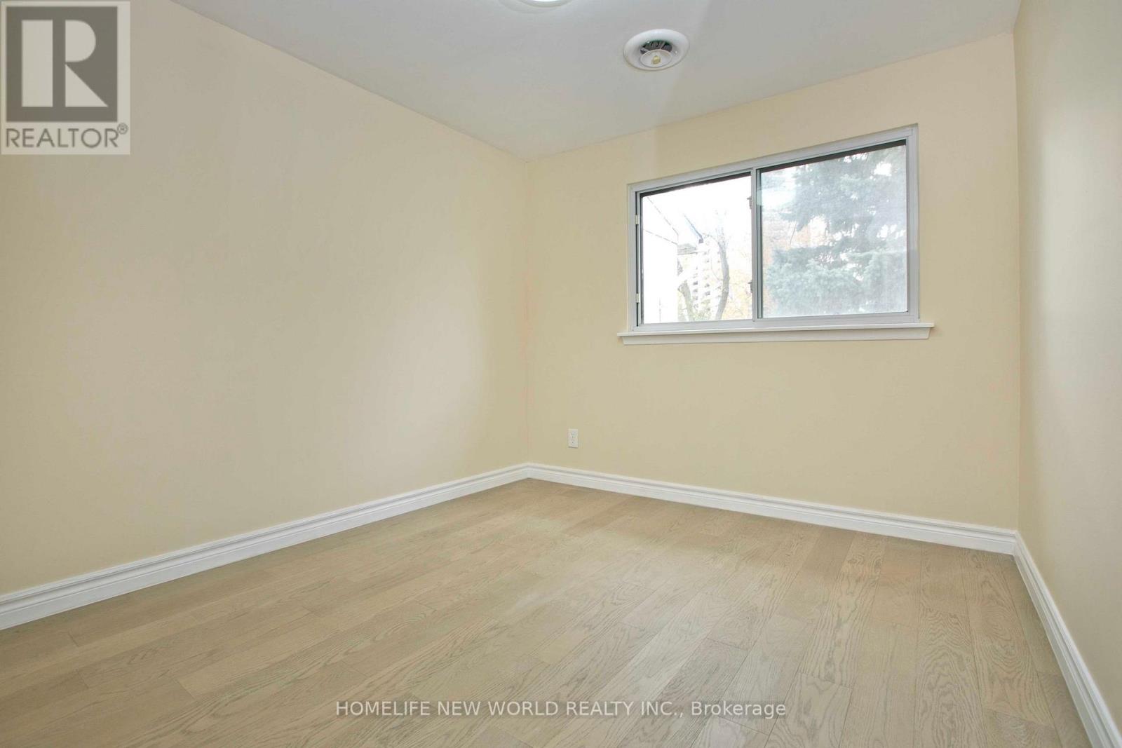 4 Glen Springs Drive, Toronto, Ontario  M1W 1X8 - Photo 15 - E12574924