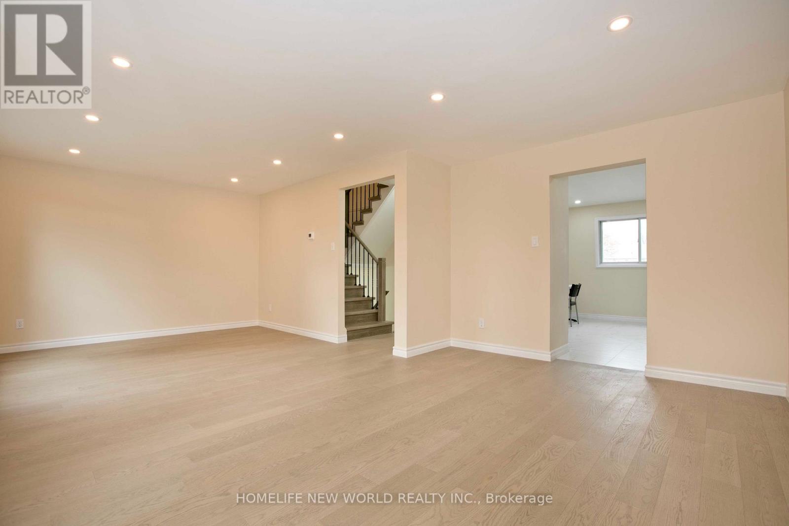 4 Glen Springs Drive, Toronto, Ontario  M1W 1X8 - Photo 4 - E12574924