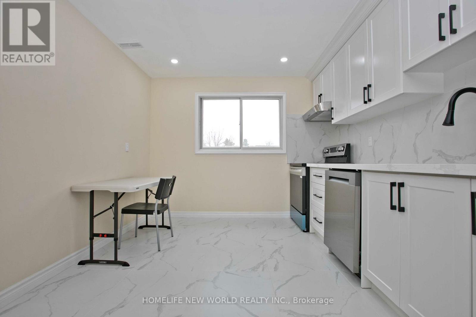 4 Glen Springs Drive, Toronto, Ontario  M1W 1X8 - Photo 9 - E12574924