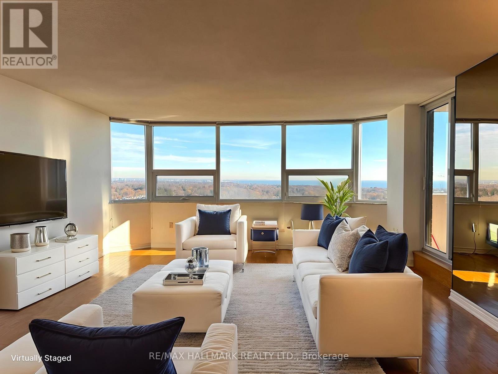 1801 - 121 LING ROAD, Toronto, Ontario