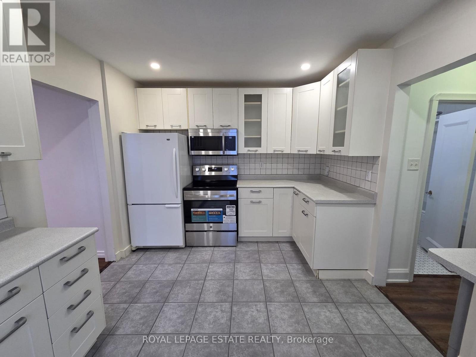 Main - 19 Orley Avenue, Toronto, Ontario  M4C 2B8 - Photo 12 - E12574996