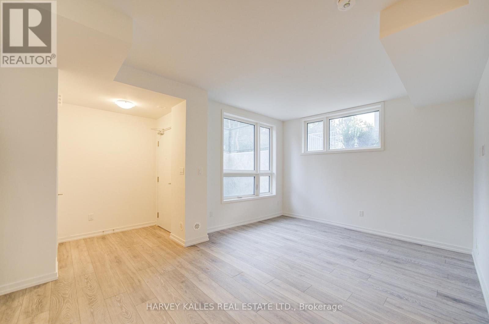 16 - 24 Lytham Green Circle, Newmarket, Ontario  L3Y 0H4 - Photo 10 - N12574726