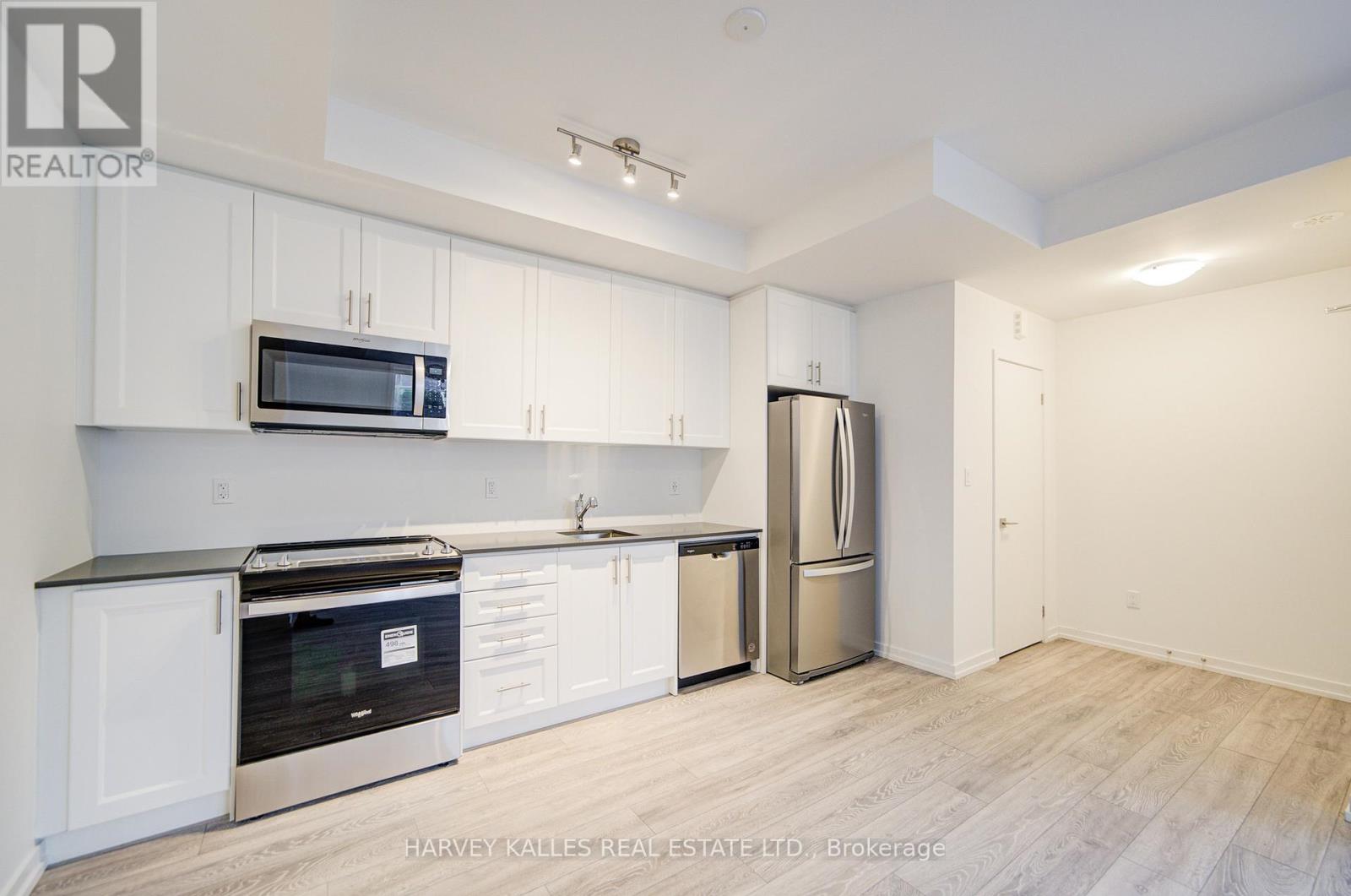 16 - 24 Lytham Green Circle, Newmarket, Ontario  L3Y 0H4 - Photo 13 - N12574726