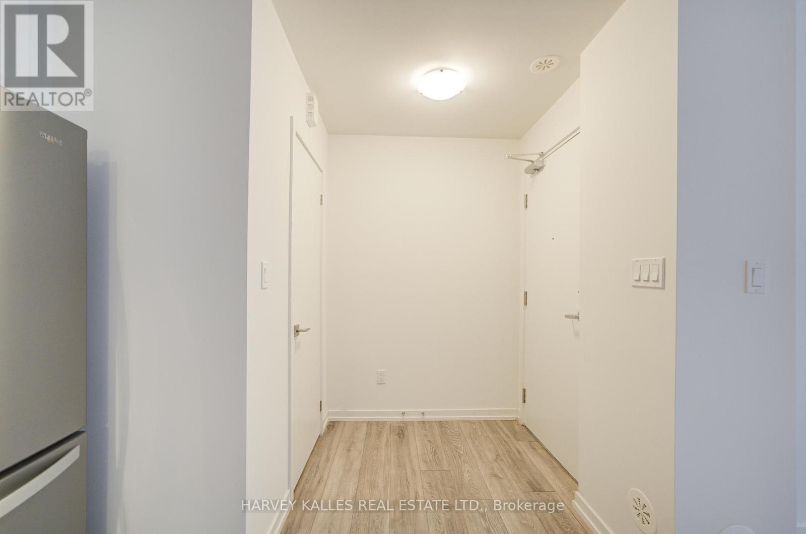 16 - 24 Lytham Green Circle, Newmarket, Ontario  L3Y 0H4 - Photo 6 - N12574726