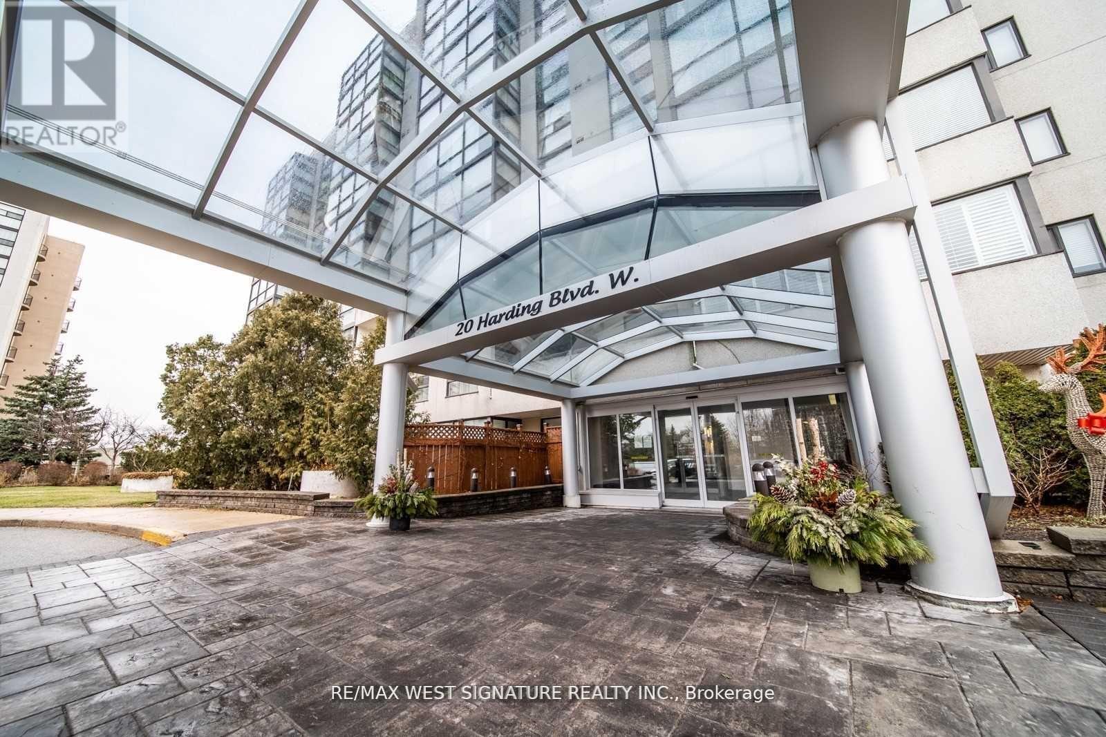 111 - 20 HARDING BOULEVARD, Richmond Hill, Ontario