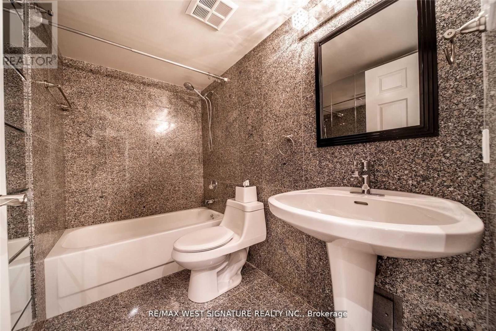 111 - 20 Harding Boulevard, Richmond Hill, Ontario L4C 9S4 - Photo 18 - N12574766