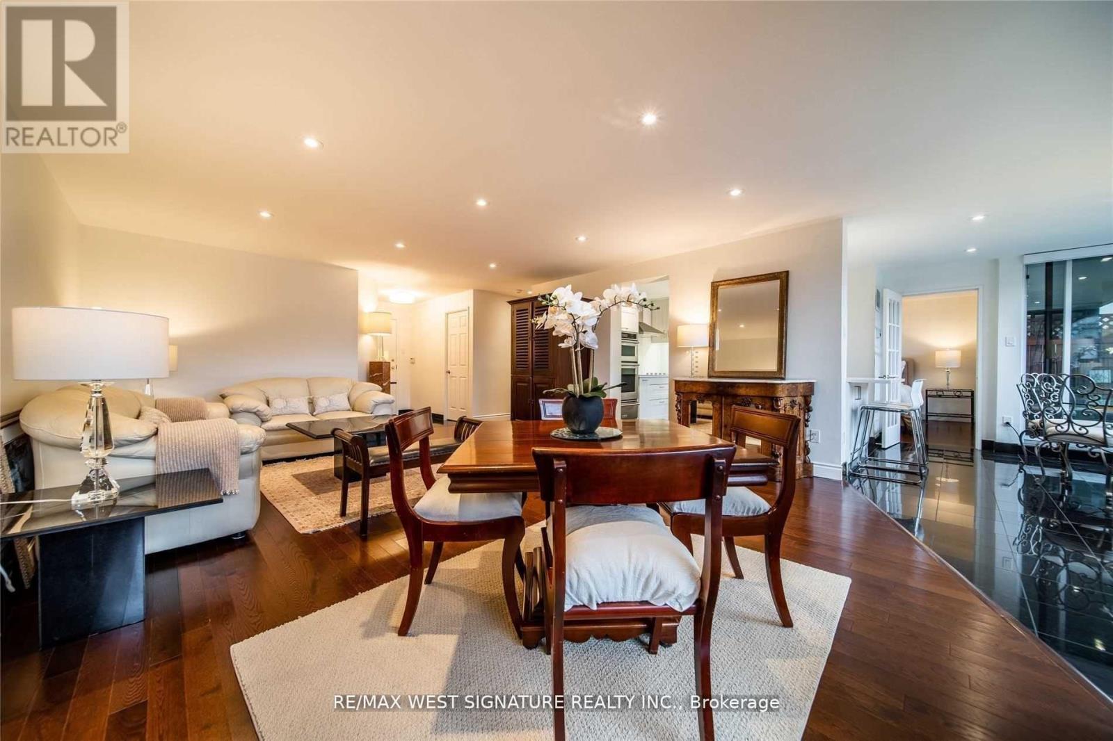 111 - 20 Harding Boulevard, Richmond Hill, Ontario L4C 9S4 - Photo 8 - N12574766