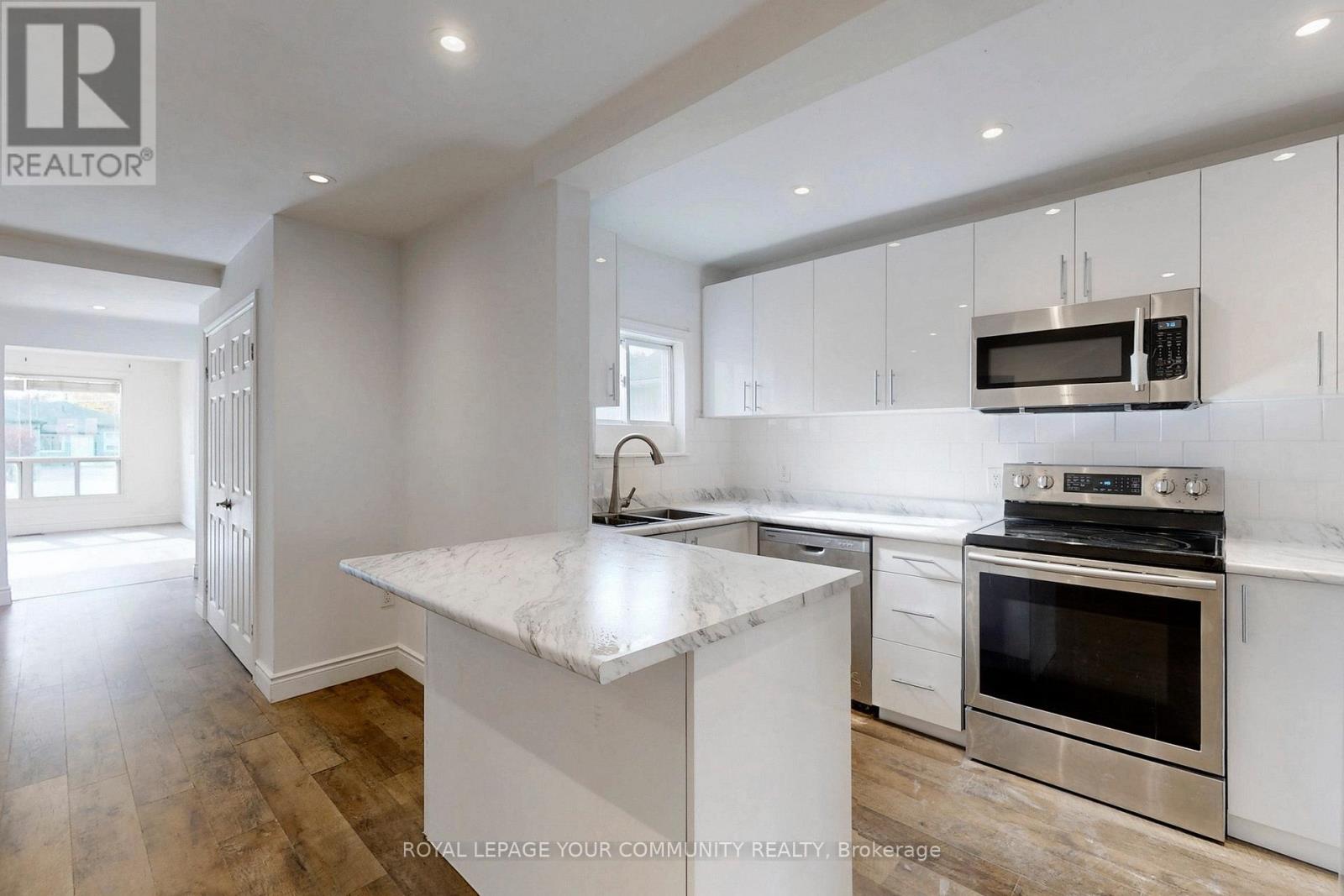 240 Royal Road, Georgina, Ontario  L4P 2T8 - Photo 15 - N12574860