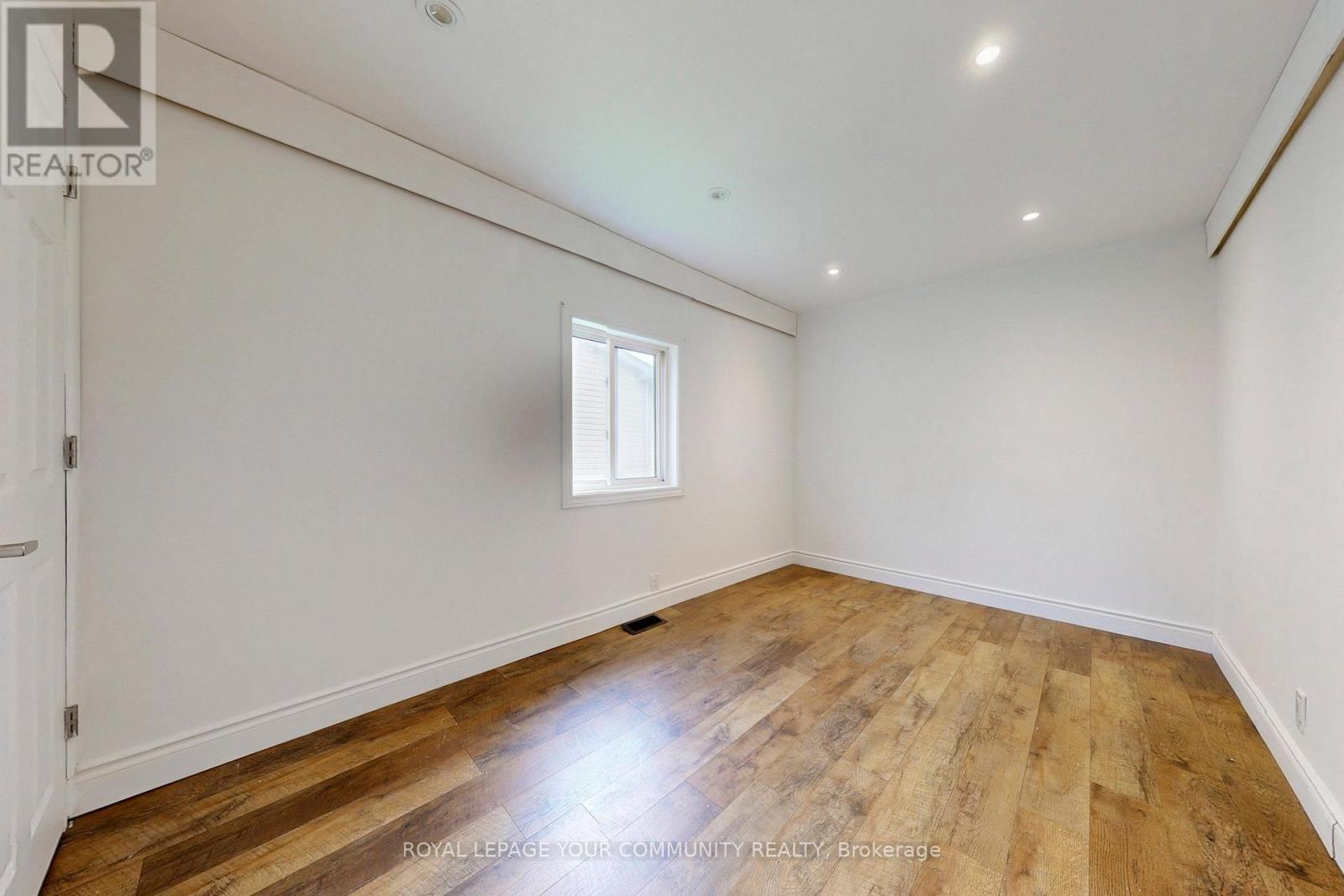 240 Royal Road, Georgina, Ontario  L4P 2T8 - Photo 32 - N12574860