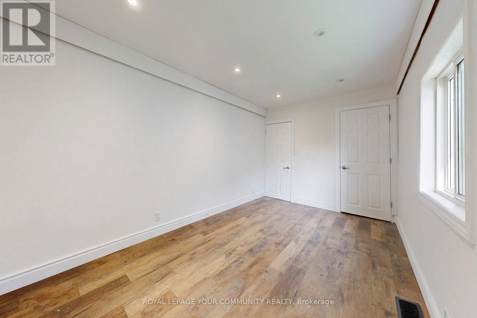 240 Royal Road, Georgina, Ontario  L4P 2T8 - Photo 33 - N12574860