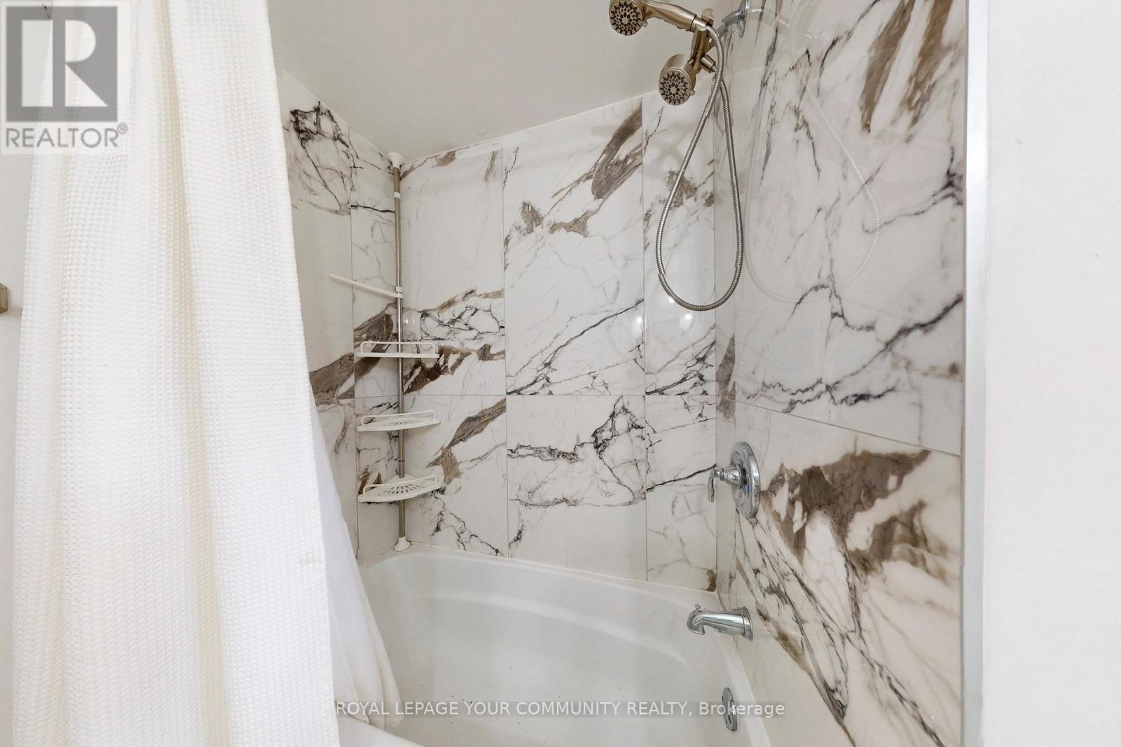 240 Royal Road, Georgina, Ontario  L4P 2T8 - Photo 37 - N12574860