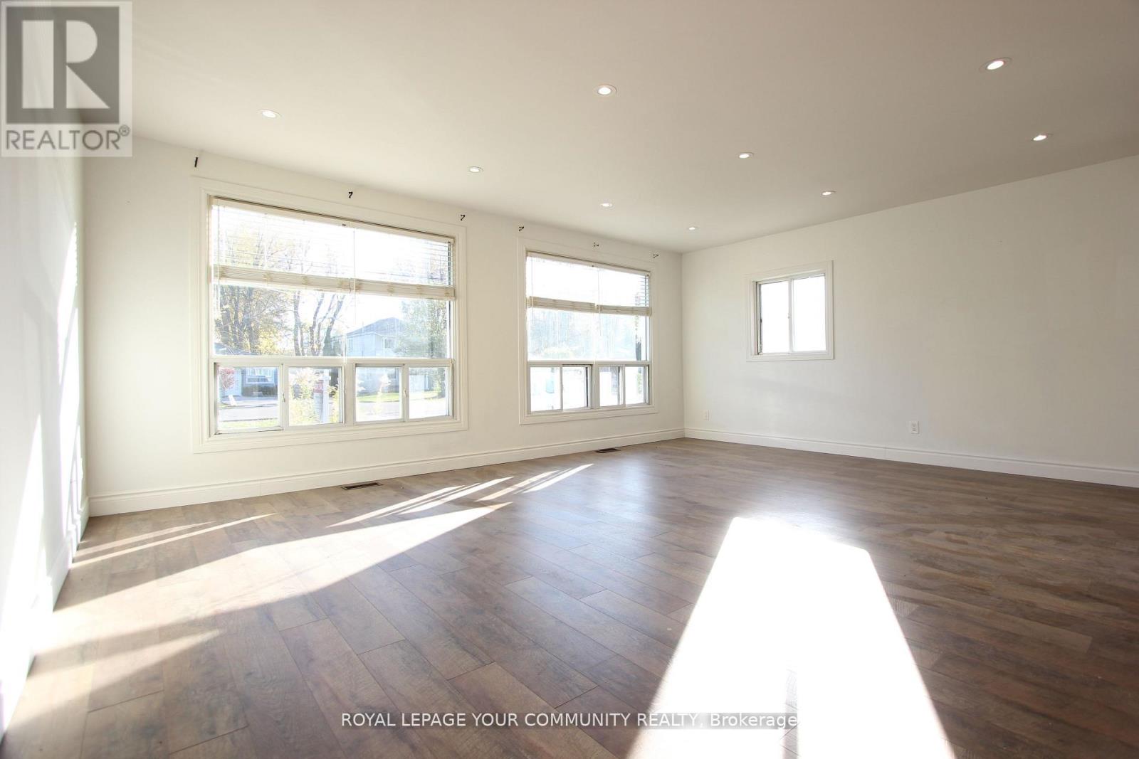 240 Royal Road, Georgina, Ontario  L4P 2T8 - Photo 8 - N12574860