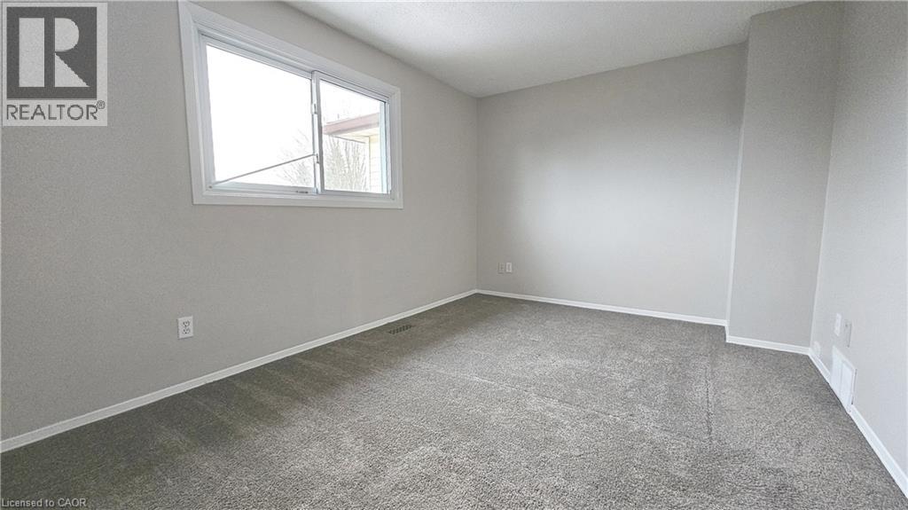 29 Folkstone Crescent, Kitchener, Ontario  N2E 2T1 - Photo 13 - 40790326