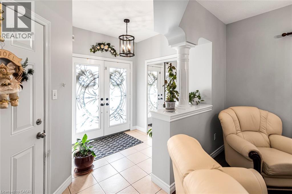 102 Erika Crescent, Hamilton, Ontario  L8W 0A2 - Photo 3 - 40790181