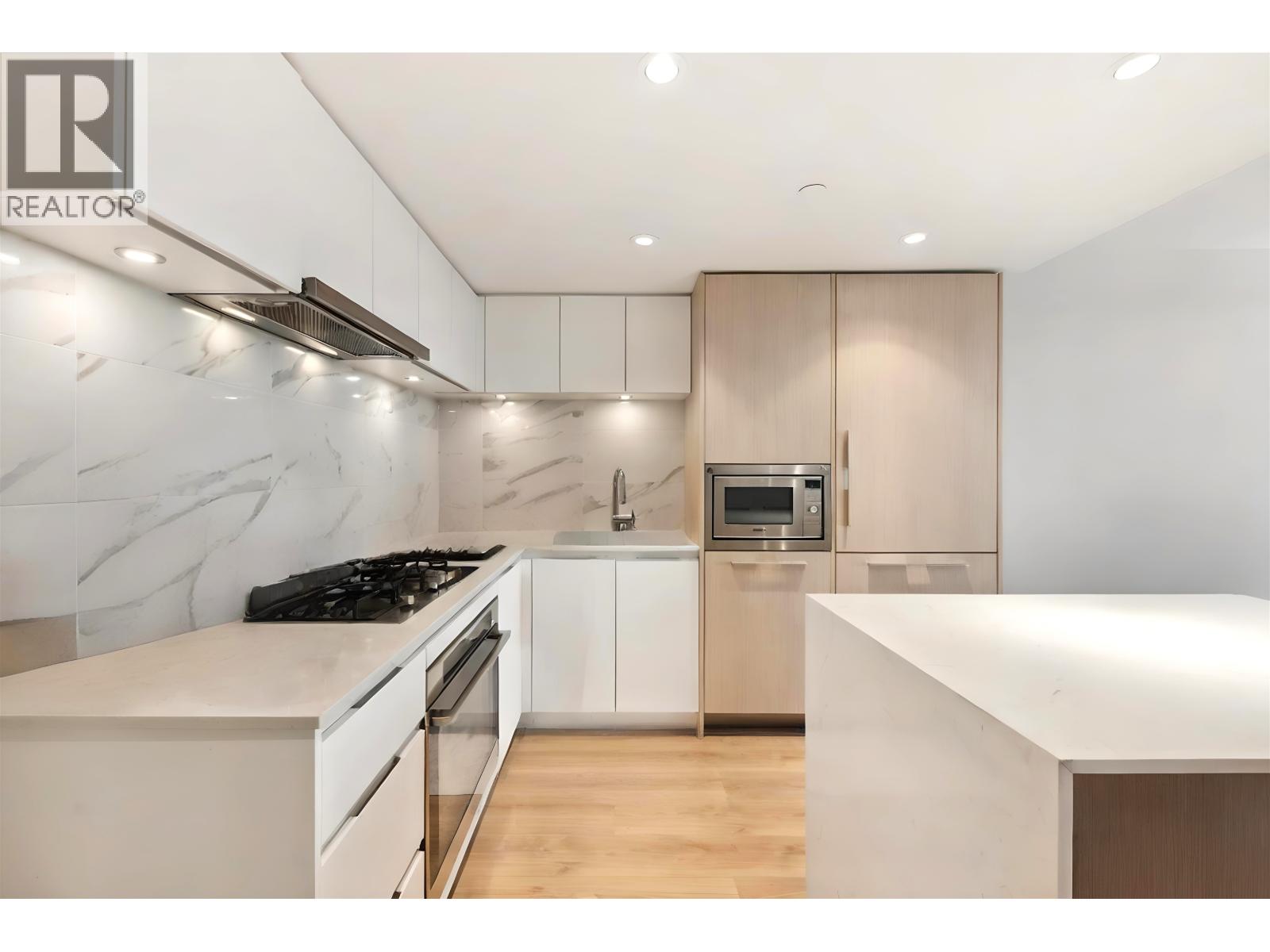 805 1500 Fern Street, North Vancouver, British Columbia  V7J 0E6 - Photo 5 - R3069909