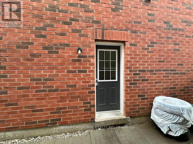 Lower - 1 Dinosaur Street, Brampton, Ontario L6P 0H7 - Photo 2 - W12571730