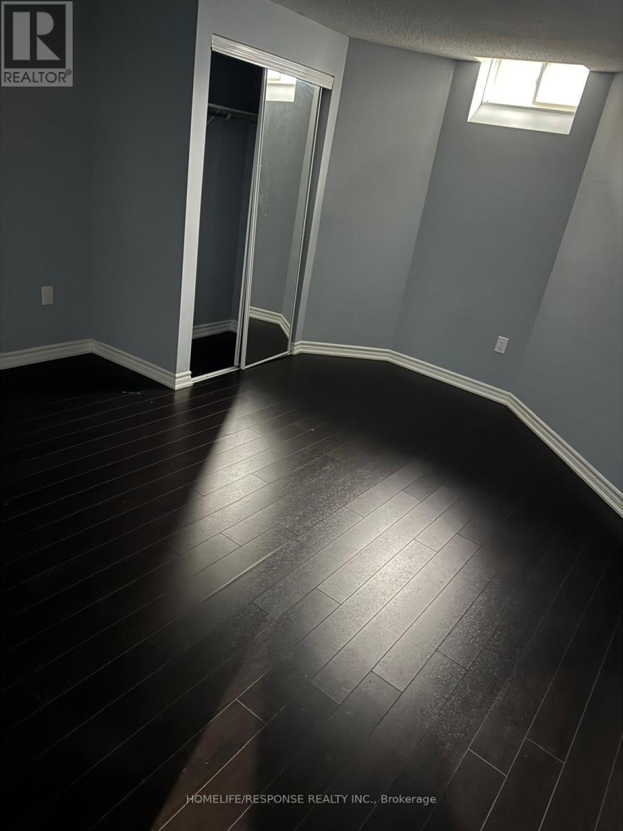 Lower - 1 Dinosaur Street, Brampton, Ontario L6P 0H7 - Photo 6 - W12571730