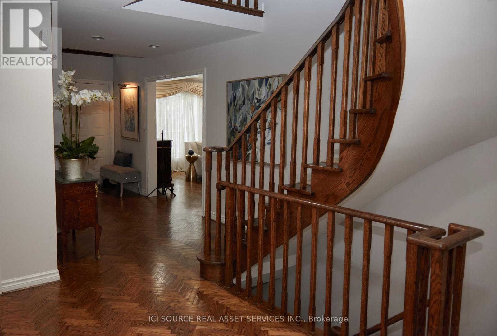 104 Almore Avenue, Toronto, Ontario  M3H 2H5 - Photo 18 - C12414211