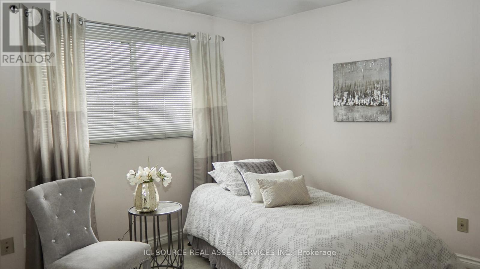 104 Almore Avenue, Toronto, Ontario  M3H 2H5 - Photo 15 - C12414211