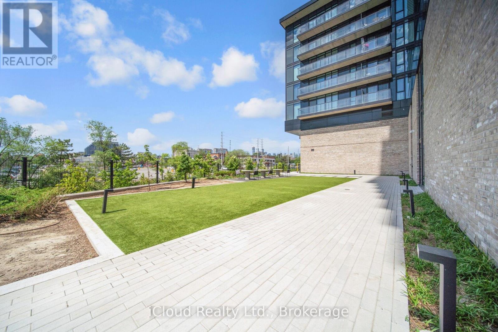 1714 - 86 Dundas Street E, Mississauga, Ontario  L5A 0B1 - Photo 4 - W12574720