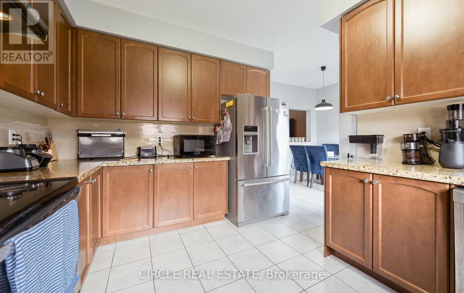 22 Brussels Avenue, Brampton, Ontario  L6Z 0A5 - Photo 11 - W12574838