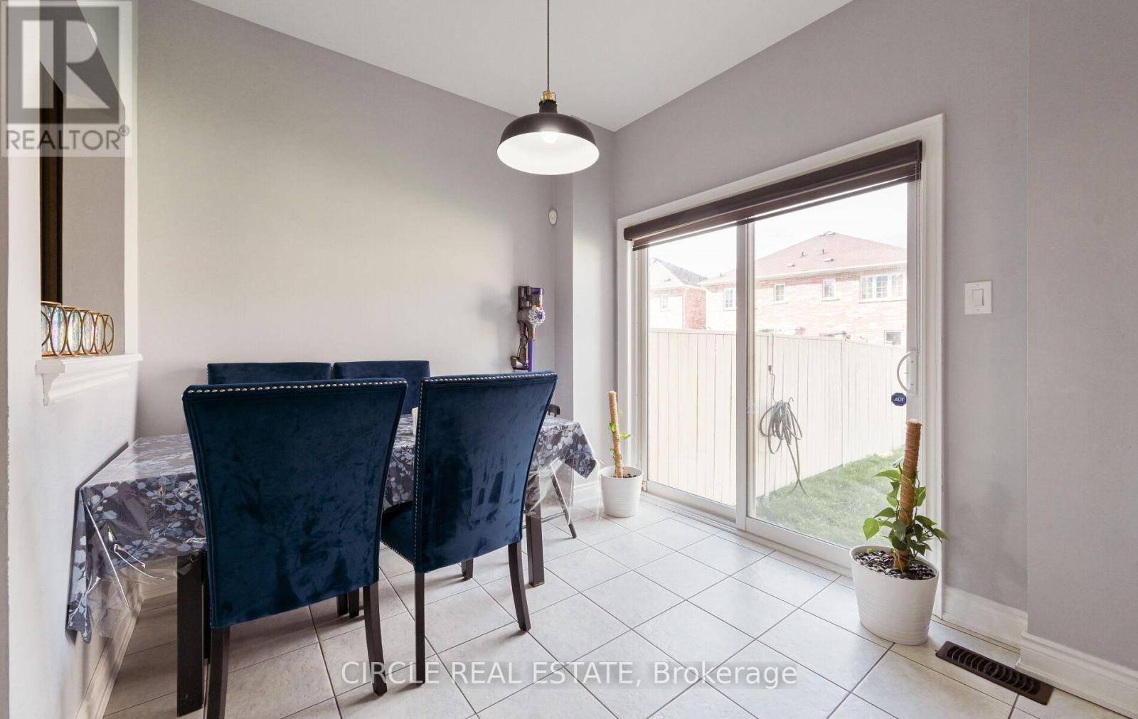 22 Brussels Avenue, Brampton, Ontario  L6Z 0A5 - Photo 8 - W12574838