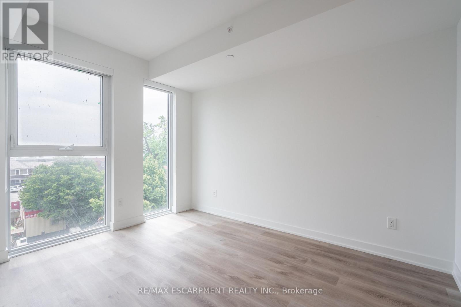 309 - 370 Martha Street, Burlington, Ontario  L7R 0G9 - Photo 13 - W12574840