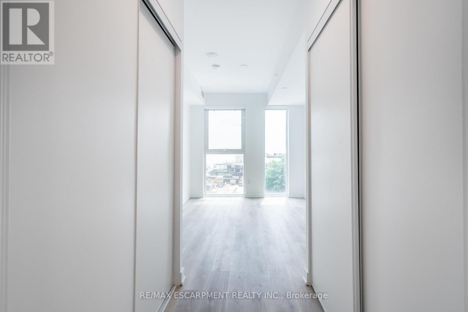 309 - 370 Martha Street, Burlington, Ontario  L7R 0G9 - Photo 16 - W12574840