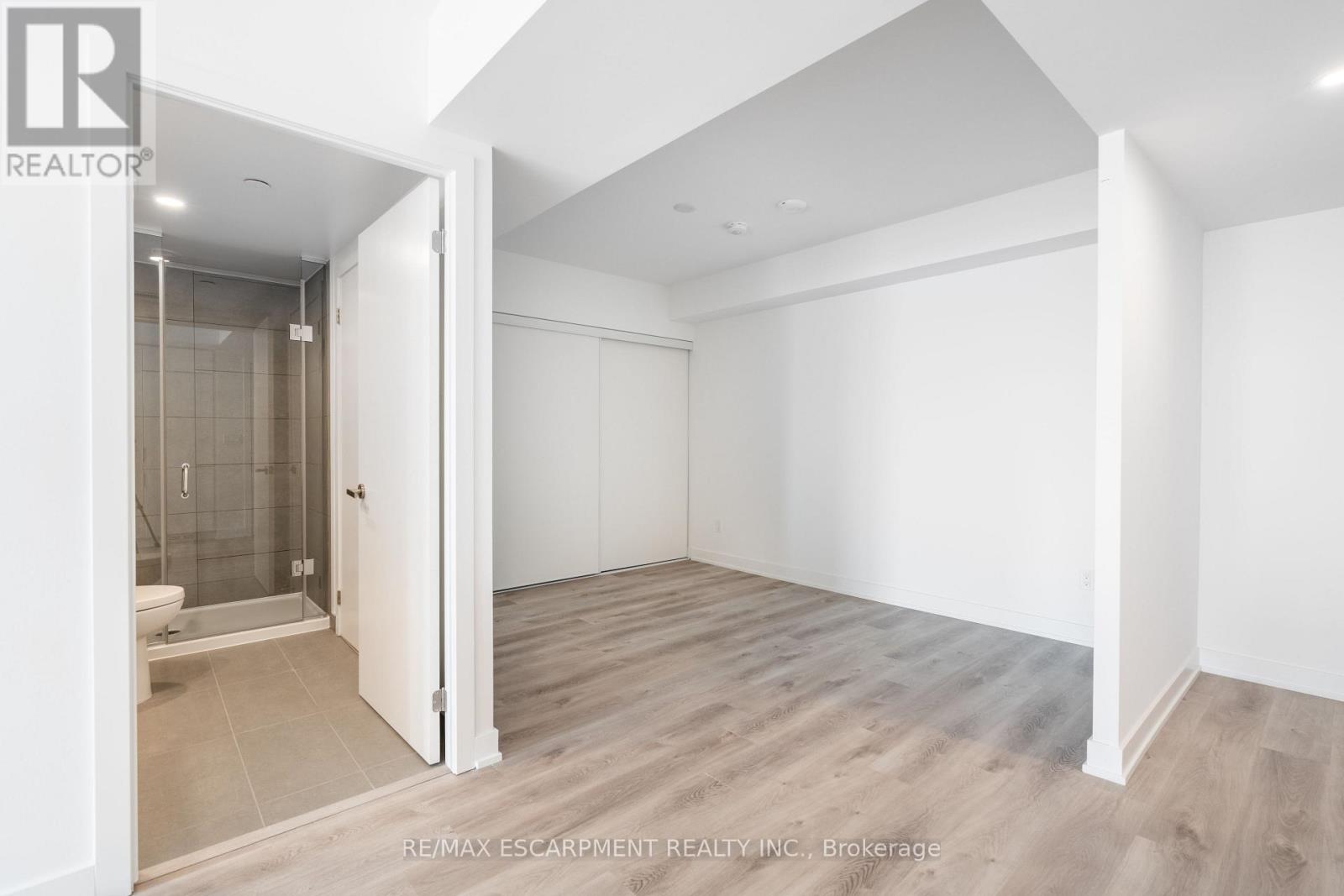 309 - 370 Martha Street, Burlington, Ontario  L7R 0G9 - Photo 18 - W12574840