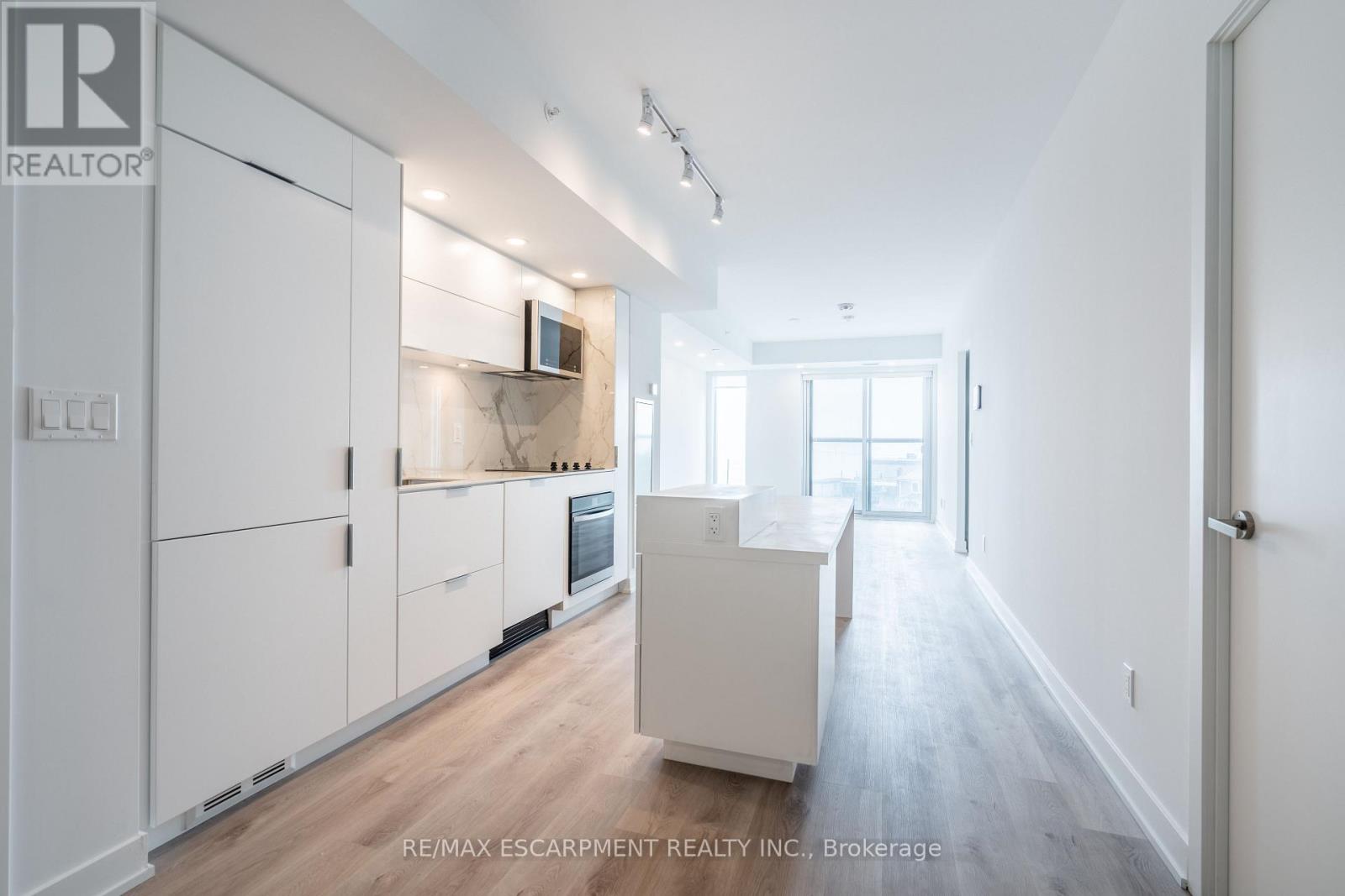 309 - 370 Martha Street, Burlington, Ontario  L7R 0G9 - Photo 5 - W12574840