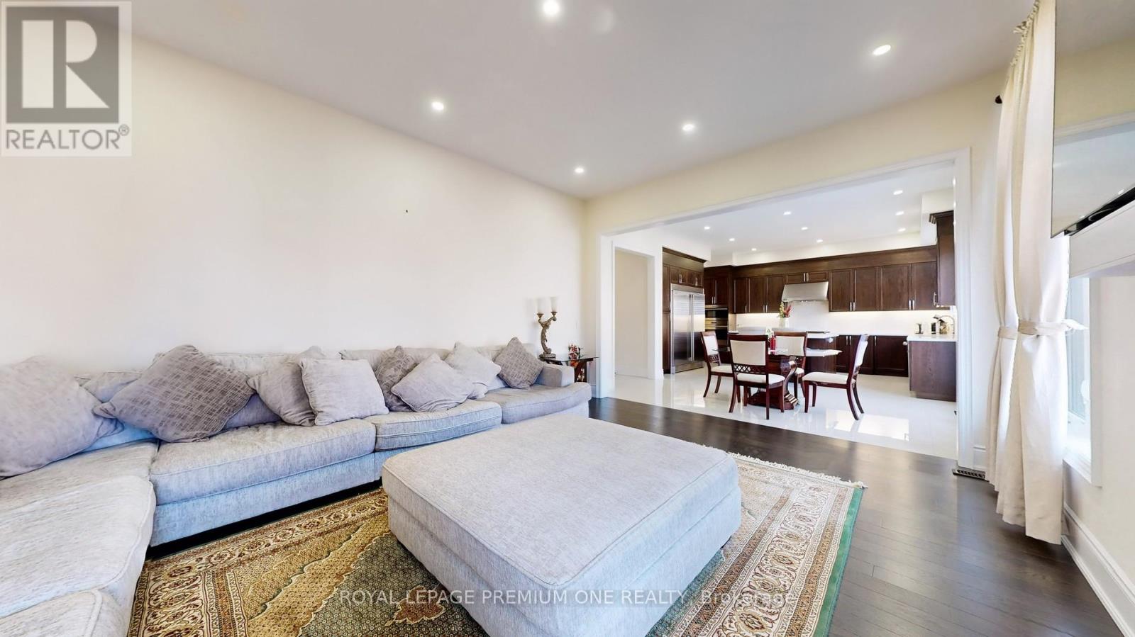 52 Daisy Meadow Crescent, Caledon, Ontario  L7C 4G3 - Photo 10 - W12574876