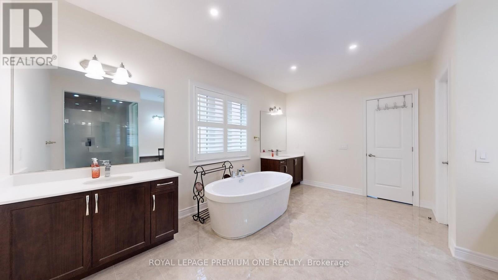 52 Daisy Meadow Crescent, Caledon, Ontario  L7C 4G3 - Photo 30 - W12574876