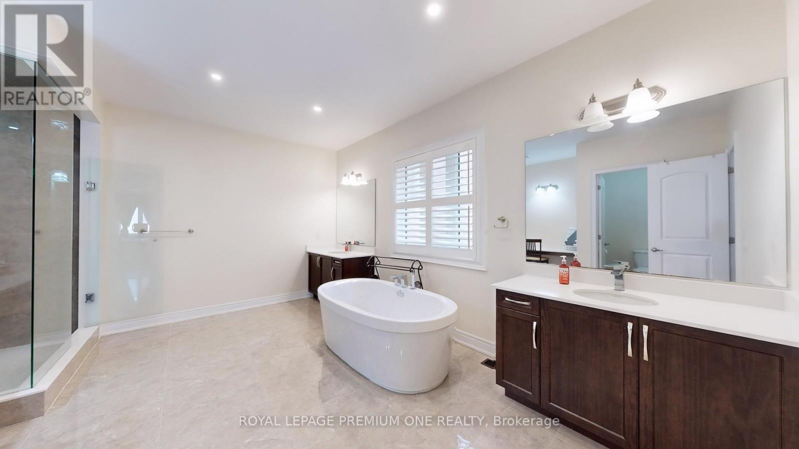 52 Daisy Meadow Crescent, Caledon, Ontario  L7C 4G3 - Photo 31 - W12574876