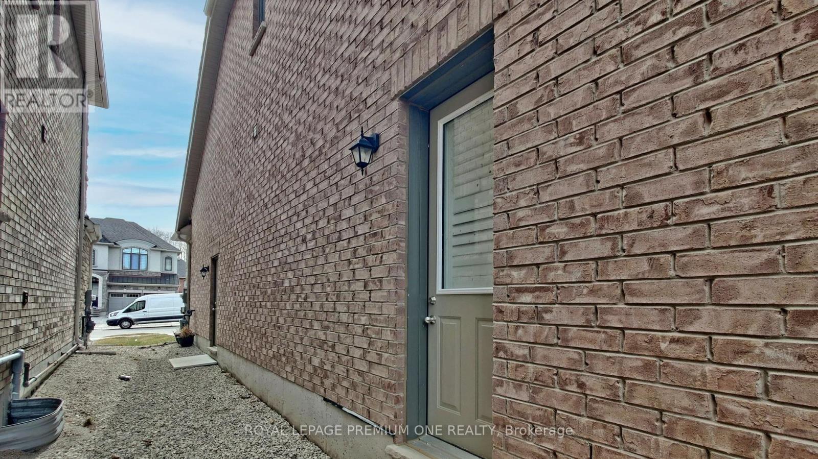 52 Daisy Meadow Crescent, Caledon, Ontario  L7C 4G3 - Photo 50 - W12574876