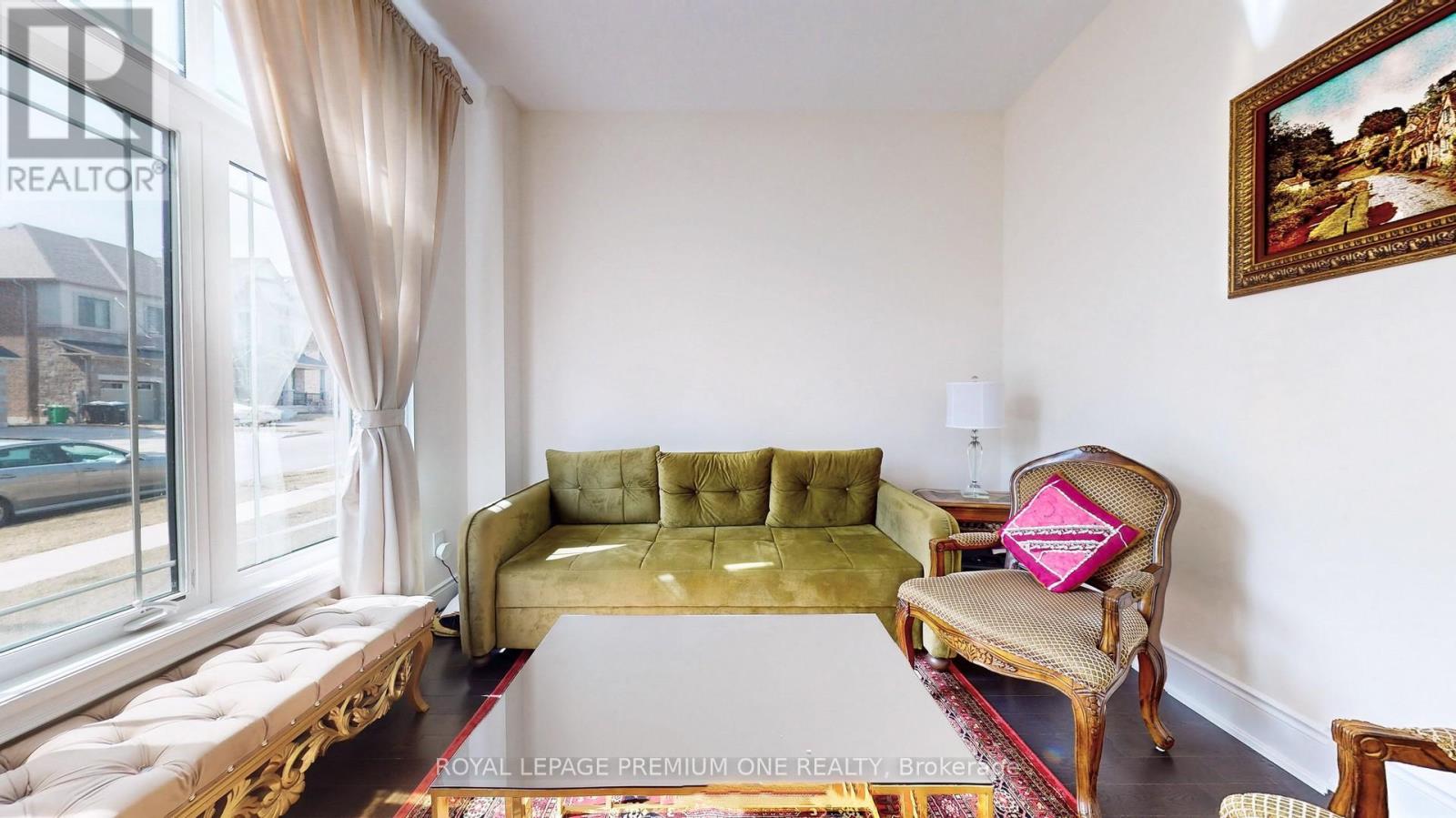 52 Daisy Meadow Crescent, Caledon, Ontario  L7C 4G3 - Photo 7 - W12574876