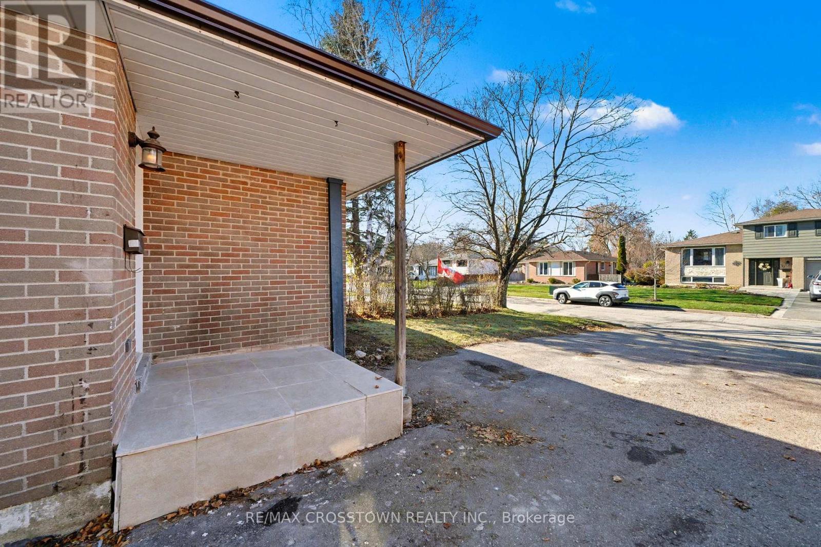 71 Edelwild Drive Nw, Orangeville, Ontario  L9W 2Y4 - Photo 4 - W12574928