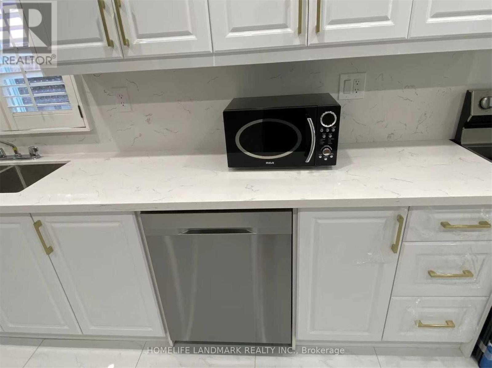 1593 Parish Lane, Oakville, Ontario  L6M 3E2 - Photo 9 - W12574948