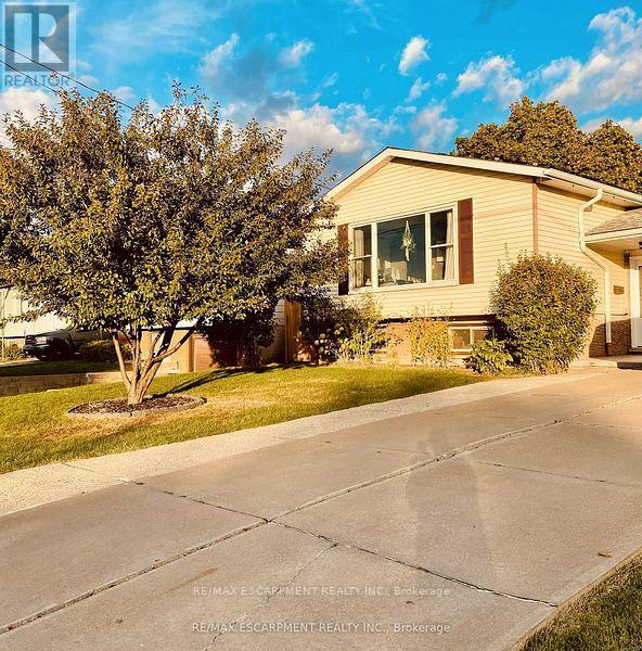 LOWER - 143 HIGHRIDGE AVENUE, Hamilton, Ontario