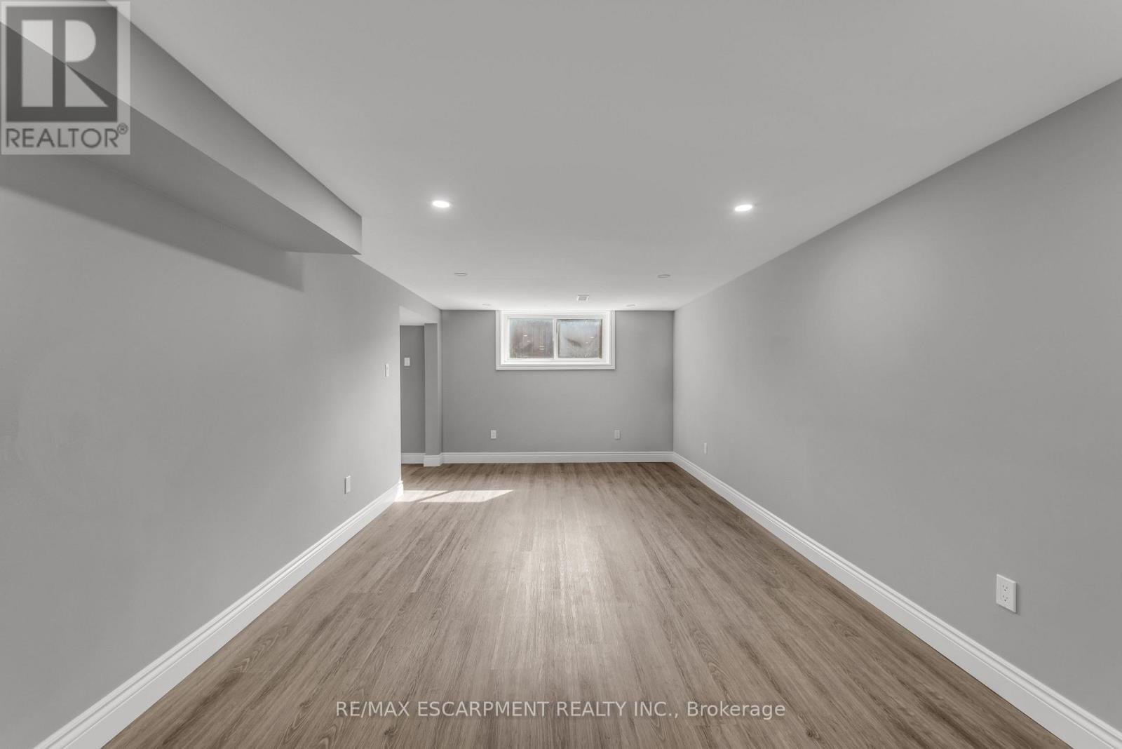 Lower - 143 Highridge Avenue, Hamilton, Ontario  L8E 3L5 - Photo 5 - X12574714