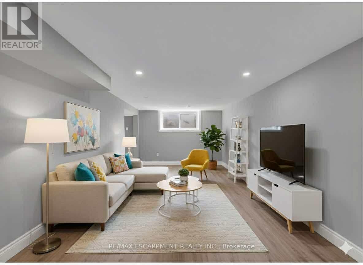 Lower - 143 Highridge Avenue, Hamilton, Ontario  L8E 3L5 - Photo 6 - X12574714