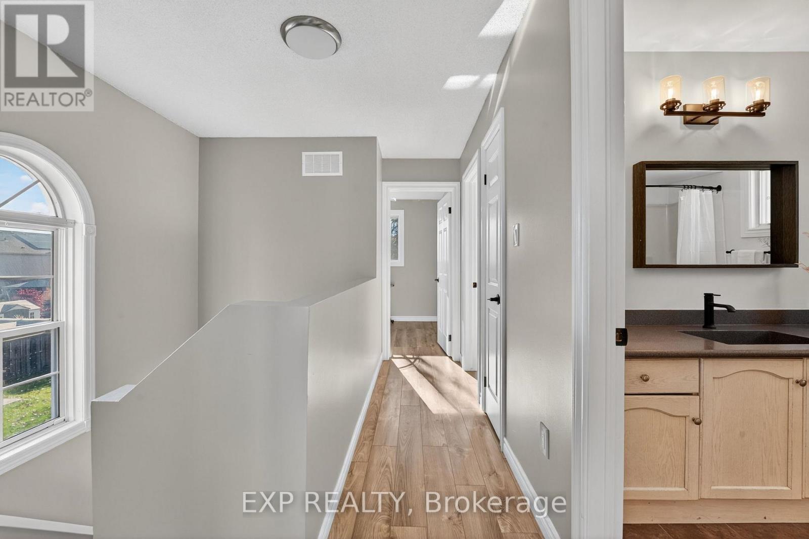 4902 Adam Court, Lincoln, Ontario  L3J 0E3 - Photo 15 - X12574736